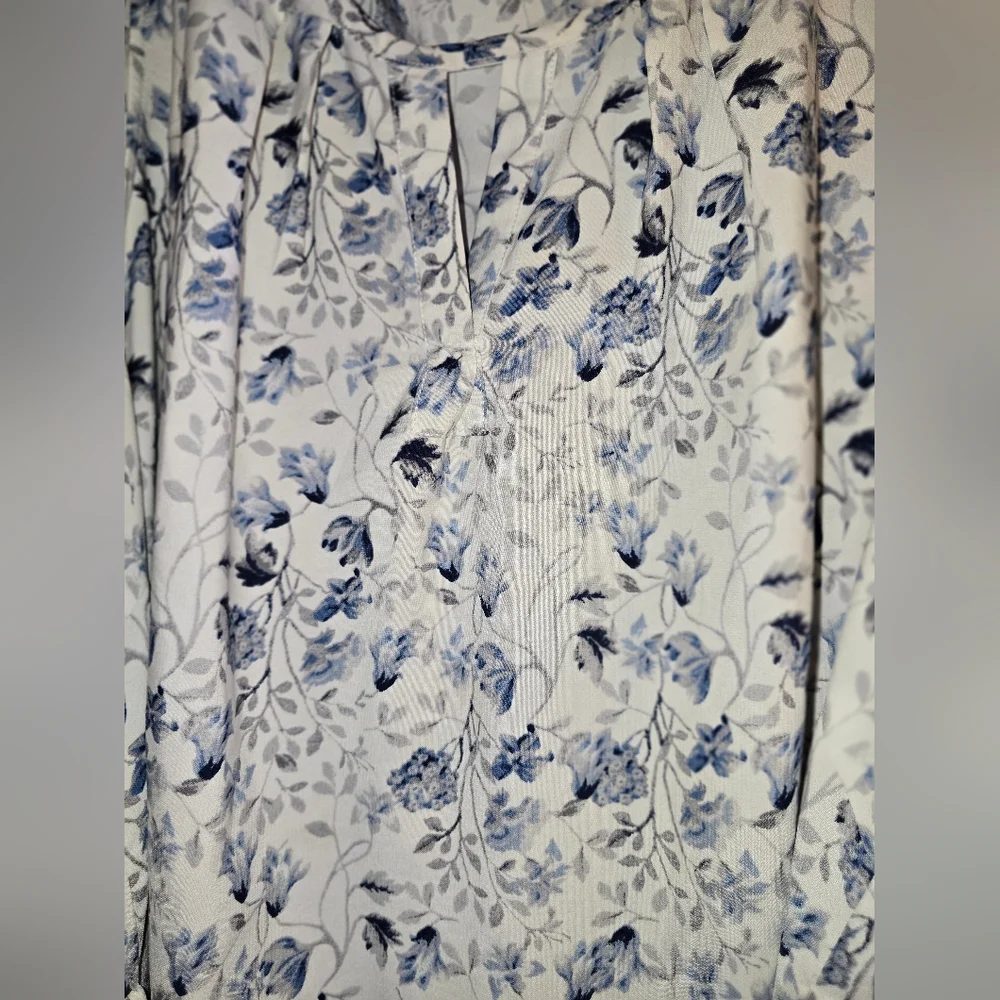 Floral Blue and White Dress - Picture 4 of 4